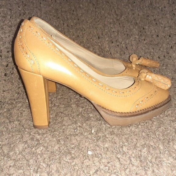 UTERQUE-Tan Leather Wingtip Pumps-Platform-Stitching-Tassels-Sz 36-Near Mint - Picture 6 of 7